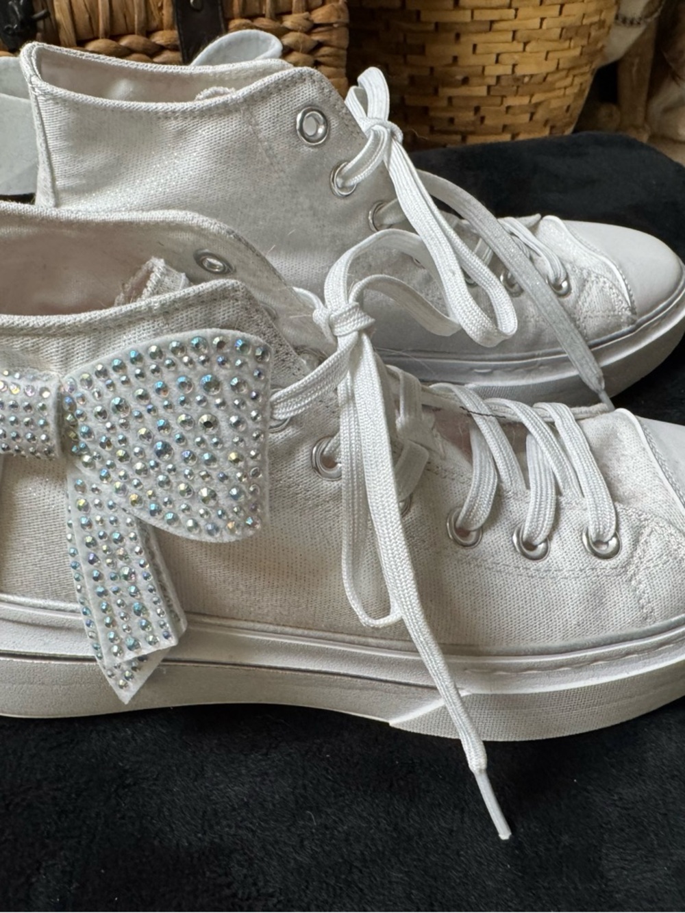 Sketchers White High-Top memory foam Platform Crystal Bow Accent sneakers